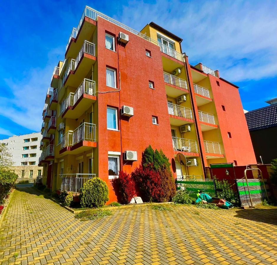 North Beach Apartments Приморско Экстерьер фото