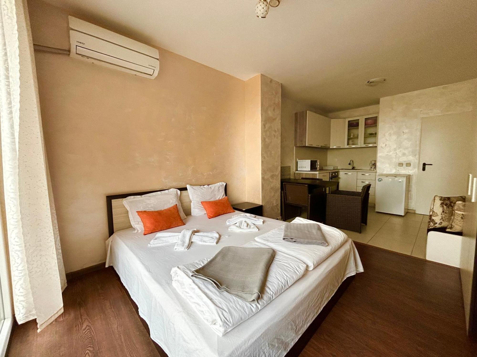 North Beach Apartments Приморско Экстерьер фото